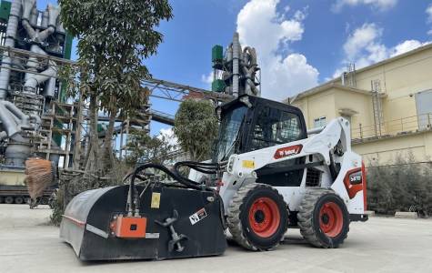 Bàn giao xe quét đường Bobcat S570 cho cảng biển